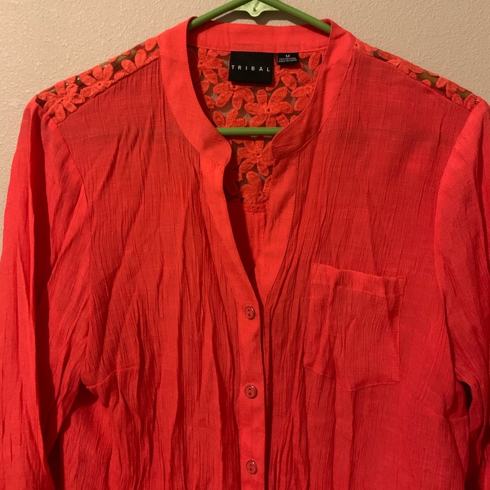 Button up blouse - Picture 2 of 5